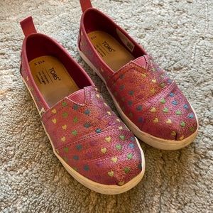 Girl Toms Glimmer hearts